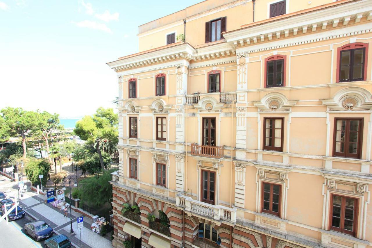 B&B Vitruvio Suites Formia Exterior foto